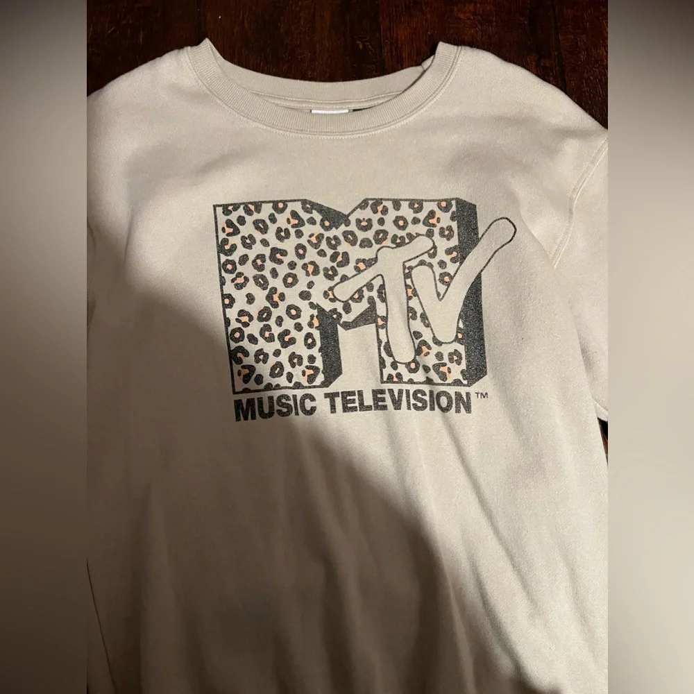 MTV pull over cheetah print - Picture 1 of 3